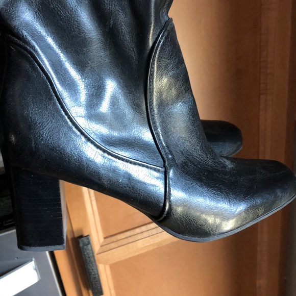 Boots - Picture 4 of 4